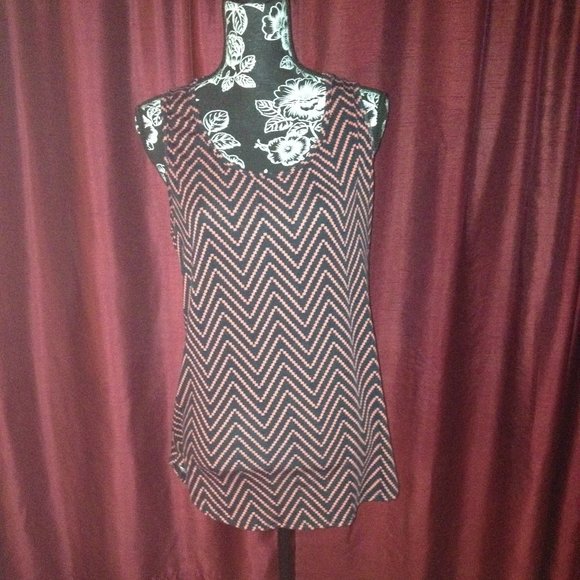 Free Kisses Red/Black Striped Tank w/Bow Detail - Picture 4 of 13
